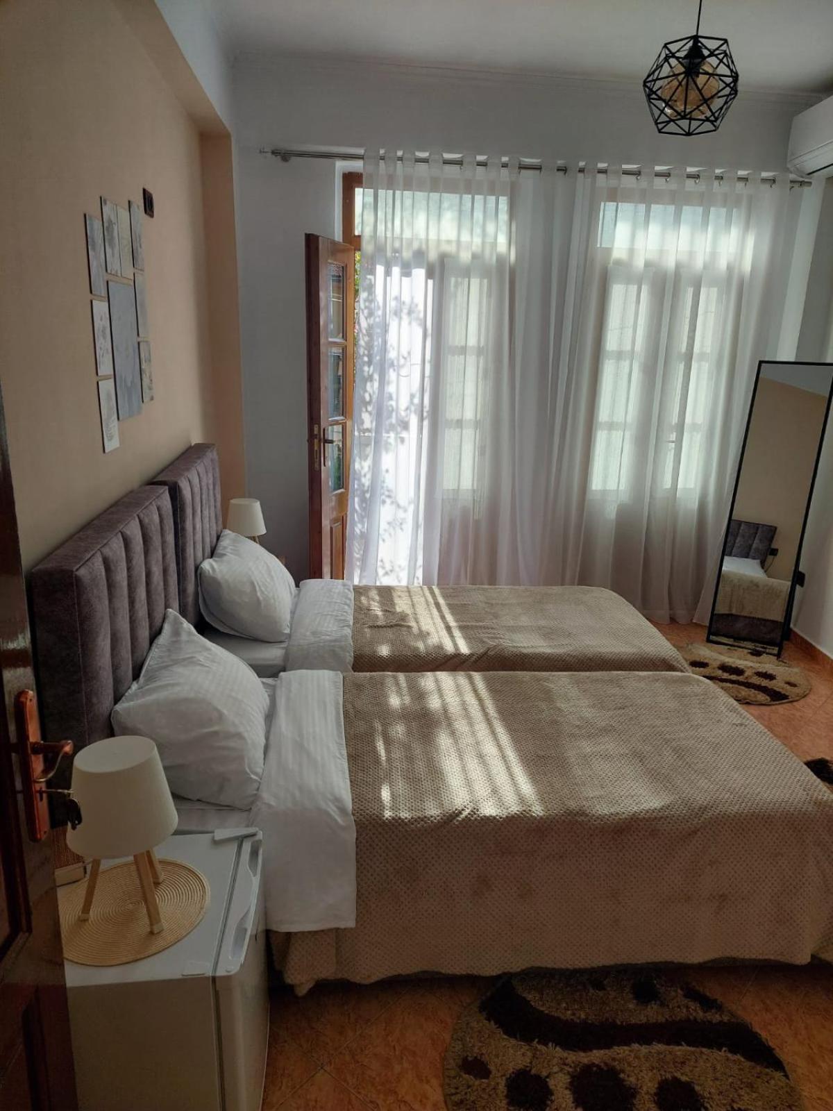 Godard Apartments Vlorë 外观 照片